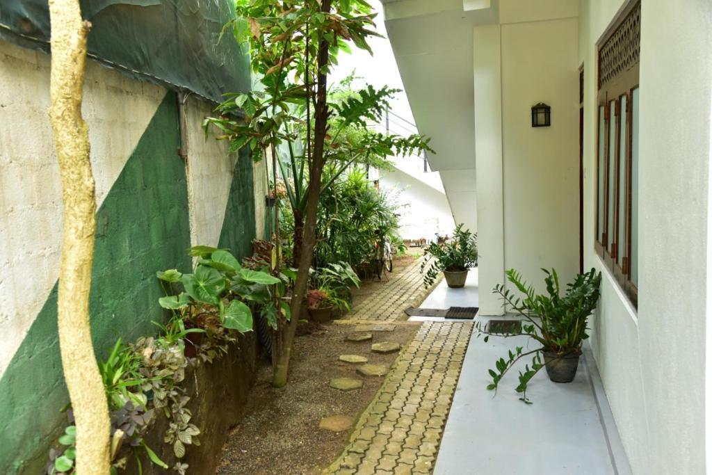 Relax Inn ฮิกคาดูวา ภายนอก รูปภาพ